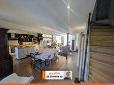 Maison entièrement rénovée de 165m², 7 pièces à vendre à ARFEUILLES (03120)