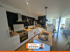 Maison entièrement rénovée de 165m², 7 pièces à vendre à ARFEUILLES (03120)