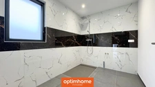 Maison neuve, basse consommation RT2020, vivable de plain-pied, 3 chambres, au calme en bout d'impasse.