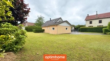 EN EXCLUSIVITÉ à SAULXURES-SUR-MOSELOTTE – Maison récente 117 m² environ au sol (90 m² Carrez) | 3 chambres | Vivable de plain-pied | Terrain plat de 846 m² | Garage | Centre-ville au calme