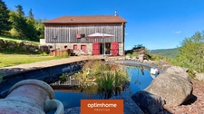 Ferme vosgienne en pierre de 209 m² – entièrement rénovée – 1,3 hectare – vue montagne – vendue meublée