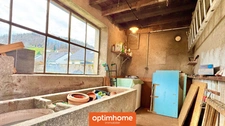 Appartement en rez-de-chaussée d'une petite copropriété, au calme, 3 chambres, jardin attenant et dépendance.