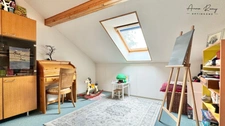 Maison de famille rénovée de 5 chambres, vivable de plain pied, au calme et bien exposée.