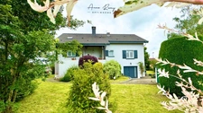 Maison de famille rénovée de 5 chambres, vivable de plain pied, au calme et bien exposée.