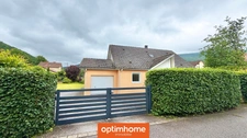 EN EXCLUSIVITÉ à SAULXURES-SUR-MOSELOTTE – Maison récente 117 m² environ au sol (90 m² Carrez) | 3 chambres | Vivable de plain-pied | Terrain plat de 846 m² | Garage | Centre-ville au calme