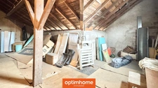 Appartement en rez-de-chaussée d'une petite copropriété, au calme, 3 chambres, jardin attenant et dépendance.