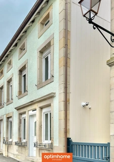 Maison de ville, 4 chambres, jardin et dépendance. Joli potentiel développable !