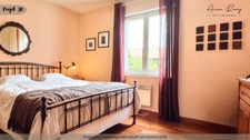 Maison de famille rénovée de 5 chambres, vivable de plain pied, au calme et bien exposée.