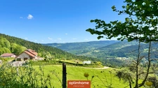 SOUS OFFRE - Maison plain-pied rénovée intégralement, au calme et au sommet des montagnes, terrain de 6 167m2, sans voisin proche