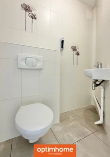 EN EXCLUSIVITÉ à SAULXURES-SUR-MOSELOTTE – Maison récente 117 m² environ au sol (90 m² Carrez) | 3 chambres | Vivable de plain-pied | Terrain plat de 846 m² | Garage | Centre-ville au calme