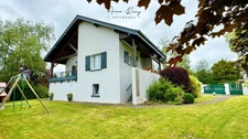 Maison de famille rénovée de 5 chambres, vivable de plain pied, au calme et bien exposée.