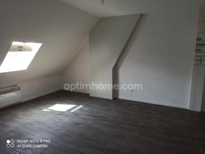 Appartement lumineux au dernier étage – Créé en 2007 avec des volumes optimisés