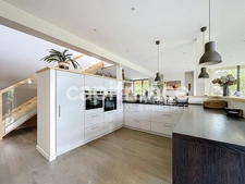 Maison contemporaine 232 m2 5 chambres 
