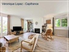 Pont du Casse, belle maison familiale de 159 m² offrant confort, luminosité et calme avec jardin et piscine