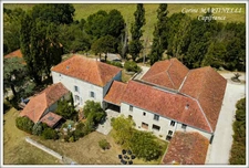 Propriete à vendre 22 pièces proche de AGEN (47) 4 habitations 885 m² + dépendances, 27 ha