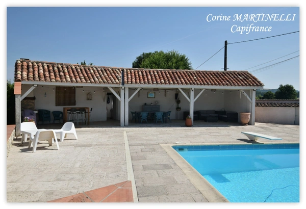 Maison 194 m² avec piscine, 4 chambres à 9 mn de Lafox