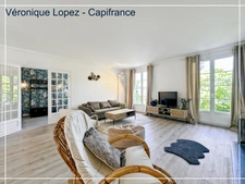 Pont du Casse, belle maison familiale de 159 m² offrant confort, luminosité et calme avec jardin et piscine
