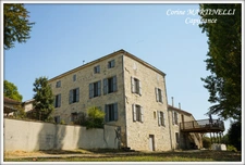 Propriete à vendre 22 pièces proche de AGEN (47) 4 habitations 885 m² + dépendances, 27 ha