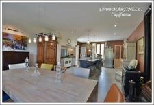 Propriete à vendre 22 pièces proche de AGEN (47) 4 habitations 885 m² + dépendances, 27 ha