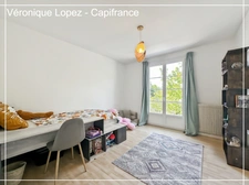 Pont du Casse, belle maison familiale de 159 m² offrant confort, luminosité et calme avec jardin et piscine