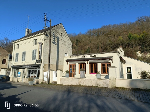Local commercial/appartement  à vendre FONTEVRAUD L'ABBAYE (49)
