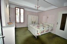 Centre-ville de  Digne les Bains, Appartement à rénover , possibilité de deux logements 