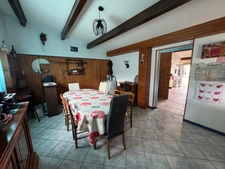 EXCLUSIVITÉ – Charmante maison individuelle de plain-pied avec piscine et 2 garages à Peyruis !