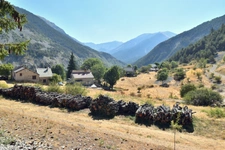 Maison de 4 pièces avec dépendances sur une parcelle de 650 m2 à 1320 mètres d'altitue, PRADS HAUTE BLEONE (04)