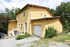 A VENDRE, Maison, TYPE 4, GRANDE TERRASSE, CAVE, GARAGE, La Robine sur Galabre !