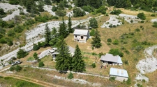 Maison de 4 pièces avec dépendances sur une parcelle de 650 m2 à 1320 mètres d'altitue, PRADS HAUTE BLEONE (04)