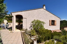 Aiglun, Maison individuelle 6 pièces, 5 chambres avec jardin, terrasse et garage de 30 m²