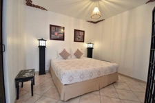  Propriété d’exception, 207 m², 10 pièces, terrain 1 200 m² paysager, piscine, terrasses, vue panoramique.