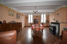 Centre-ville de  Digne les Bains, Appartement à rénover , possibilité de deux logements 