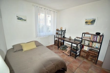 Grand TYPE 4 avec BALCON et CAVE -  DIGNE LES BAINS (04)