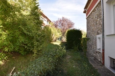MAISON BOURGEOISE des année 1930  AVEC JARDIN/GARAGE proche CENTRE VILLE