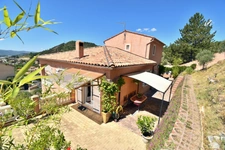  Propriété d’exception, 207 m², 10 pièces, terrain 1 200 m² paysager, piscine, terrasses, vue panoramique.