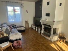 EXCLUSIVITÉ – Charmante maison individuelle de plain-pied avec piscine et 2 garages à Peyruis !