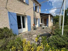 Maison 137 m² + T2 indépendant | 4 chambres | 3 SDB | Double garage | Terrain 1 497 m² | Vue exceptionnelle