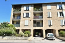 Grand TYPE 4 avec BALCON et CAVE -  DIGNE LES BAINS (04)