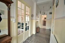 MAISON BOURGEOISE des année 1930  AVEC JARDIN/GARAGE proche CENTRE VILLE