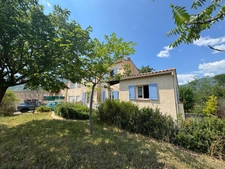 Maison 137 m² + T2 indépendant | 4 chambres | 3 SDB | Double garage | Terrain 1 497 m² | Vue exceptionnelle