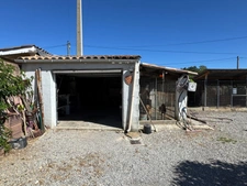 EXCLUSIVITÉ – Charmante maison individuelle de plain-pied avec piscine et 2 garages à Peyruis !