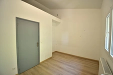 Maison contemporaine 4 pièces avec terrasse, garage et cave à 15 min de Digne-les-Bains