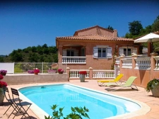  Propriété d’exception, 207 m², 10 pièces, terrain 1 200 m² paysager, piscine, terrasses, vue panoramique.