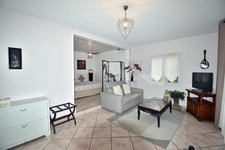  Propriété d’exception, 207 m², 10 pièces, terrain 1 200 m² paysager, piscine, terrasses, vue panoramique.