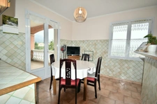 Propriété d’exception, 207 m², 10 pièces, terrain 1 200 m² paysager, piscine, terrasses, vue panoramique.