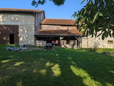 Baisse de prix Maison à Evres de 130m2 avec un Gite 150m2 séparé et des  espaces granges, asinerie . Exclusivité.  