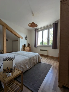 Baisse de prix Maison à Evres de 130m2 avec un Gite 150m2 séparé et des  espaces granges, asinerie . Exclusivité.  