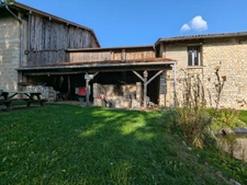 Baisse de prix Maison à Evres de 130m2 avec un Gite 150m2 séparé et des  espaces granges, asinerie . Exclusivité.  