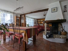 Baisse de prix Maison à Evres de 130m2 avec un Gite 150m2 séparé et des  espaces granges, asinerie . Exclusivité.  